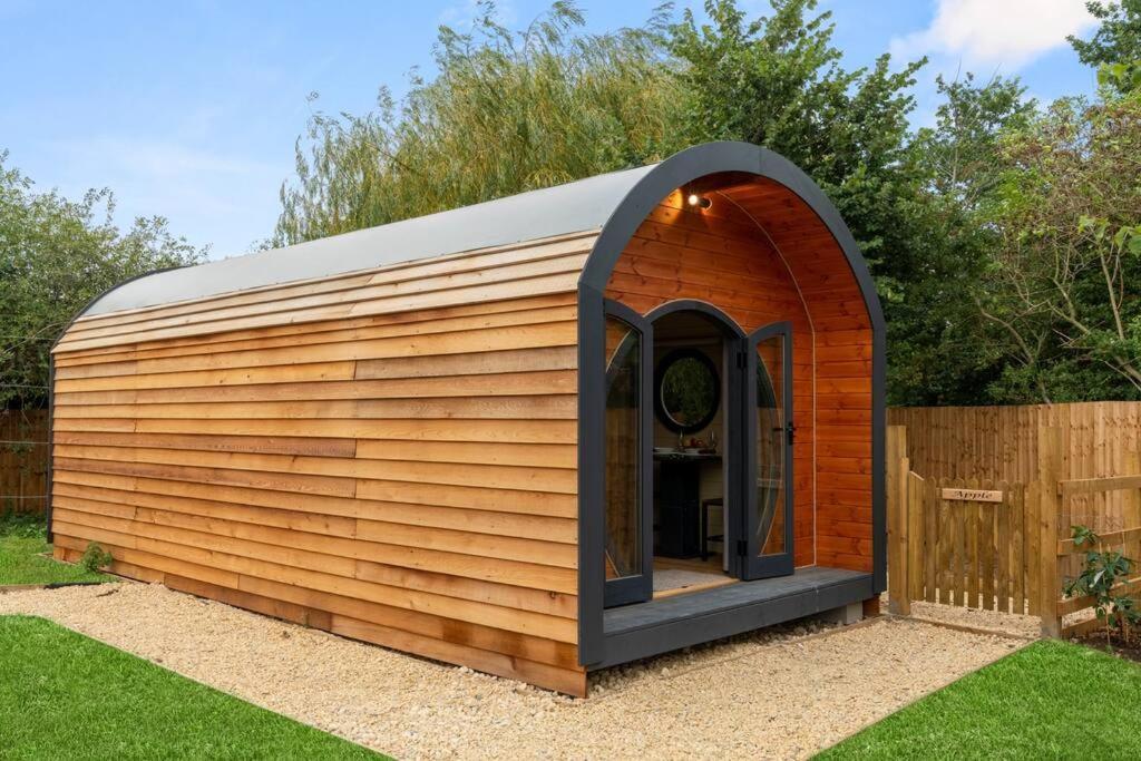 Villa Apple - Luxury Cabin In The Cotswolds à Alderton  Extérieur photo